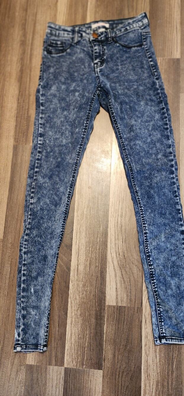 Pre-owned Refuge Jeans ladies Size 4. 1021